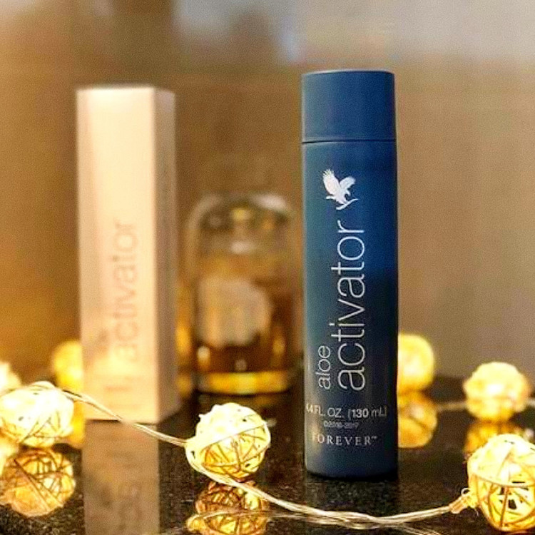 تونر پاک کننده صورت فوراور مدل Aloe Aktivator مناسب برای انواع پوست حجم 130 میلی لیتر