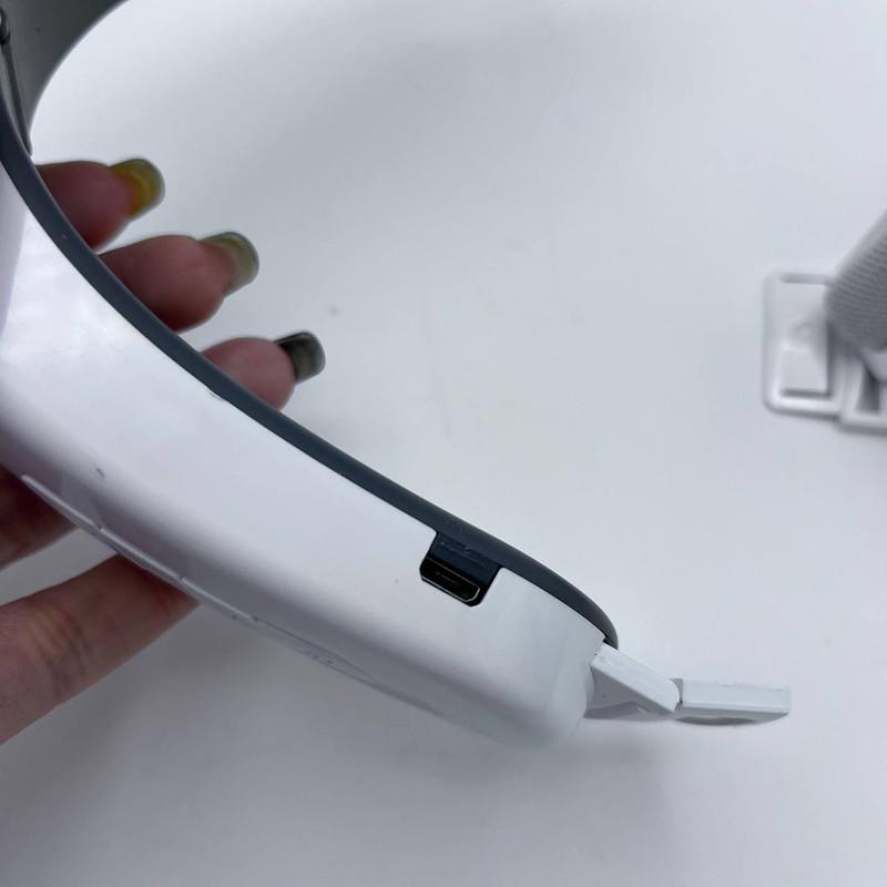 ماساژور رفع غبغب مدل EMS کد PK-180