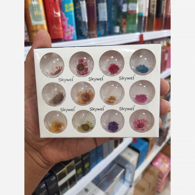 طرح گل کاشت ناخن