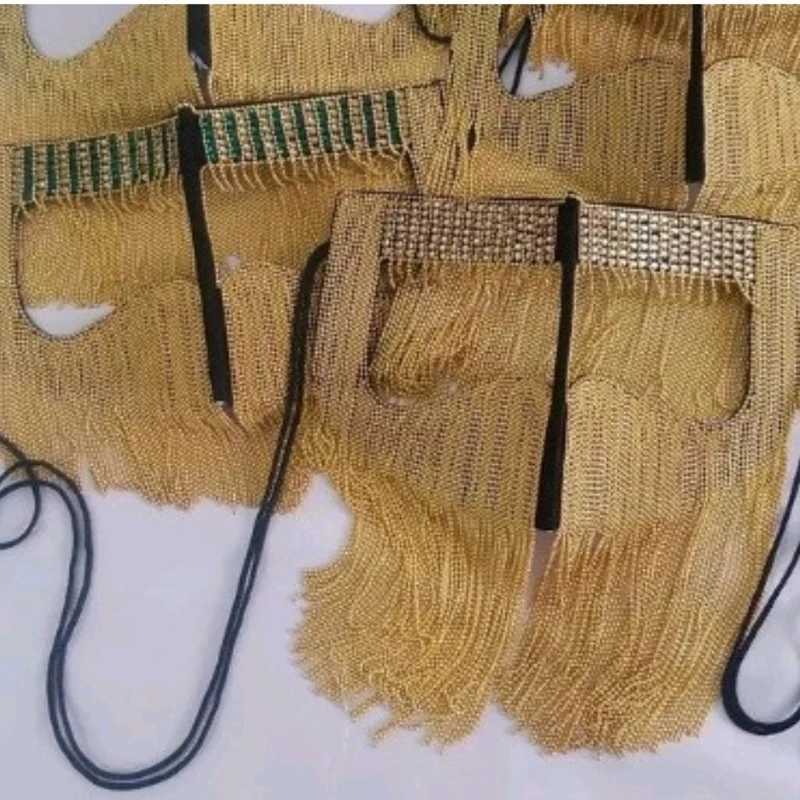 نقاب نگینی