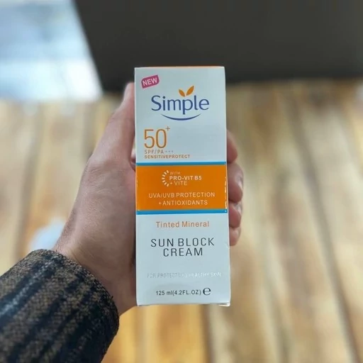 کرم ضد آفتاب ویتامین b5 سیمپل spf50 اصل