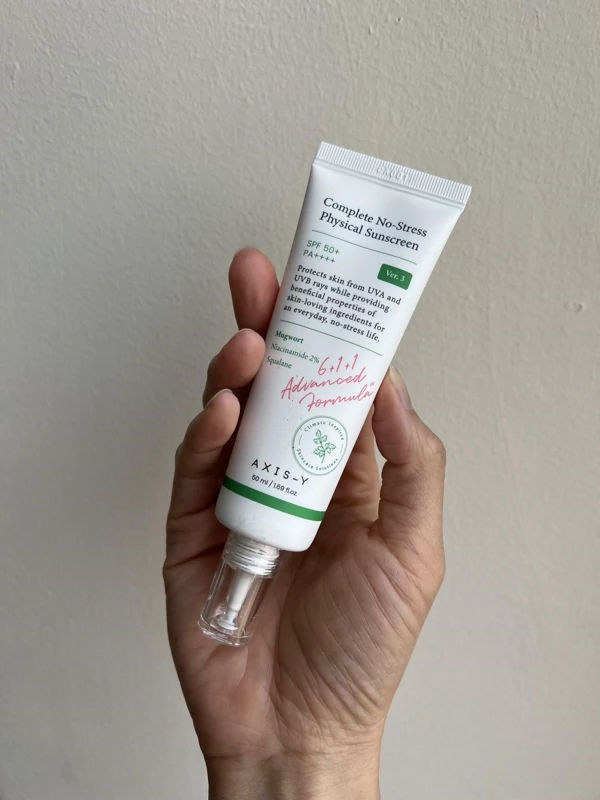 کرم ضد آفتاب بی رنگ اکسیس وای SPF 50 حجم 50 میل مسترکپی