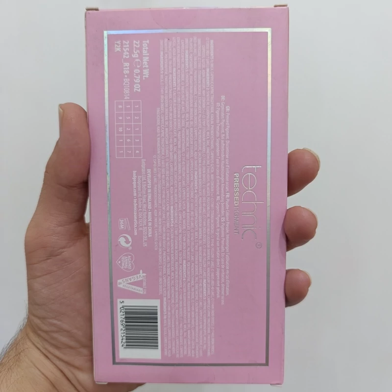 پالت سایه چشم تکنیک مدل Y2K اصل انگلیس
